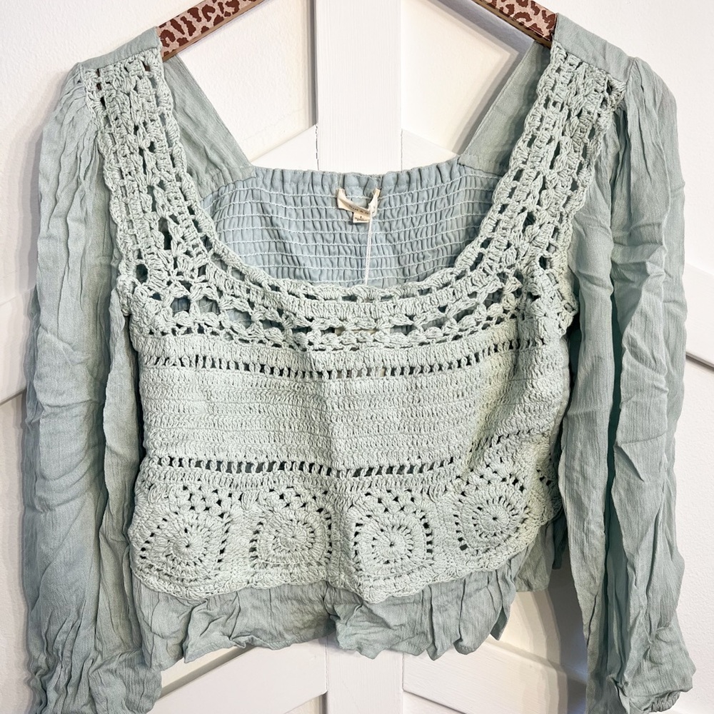 Elegant Crochet Lace Top - Light Green